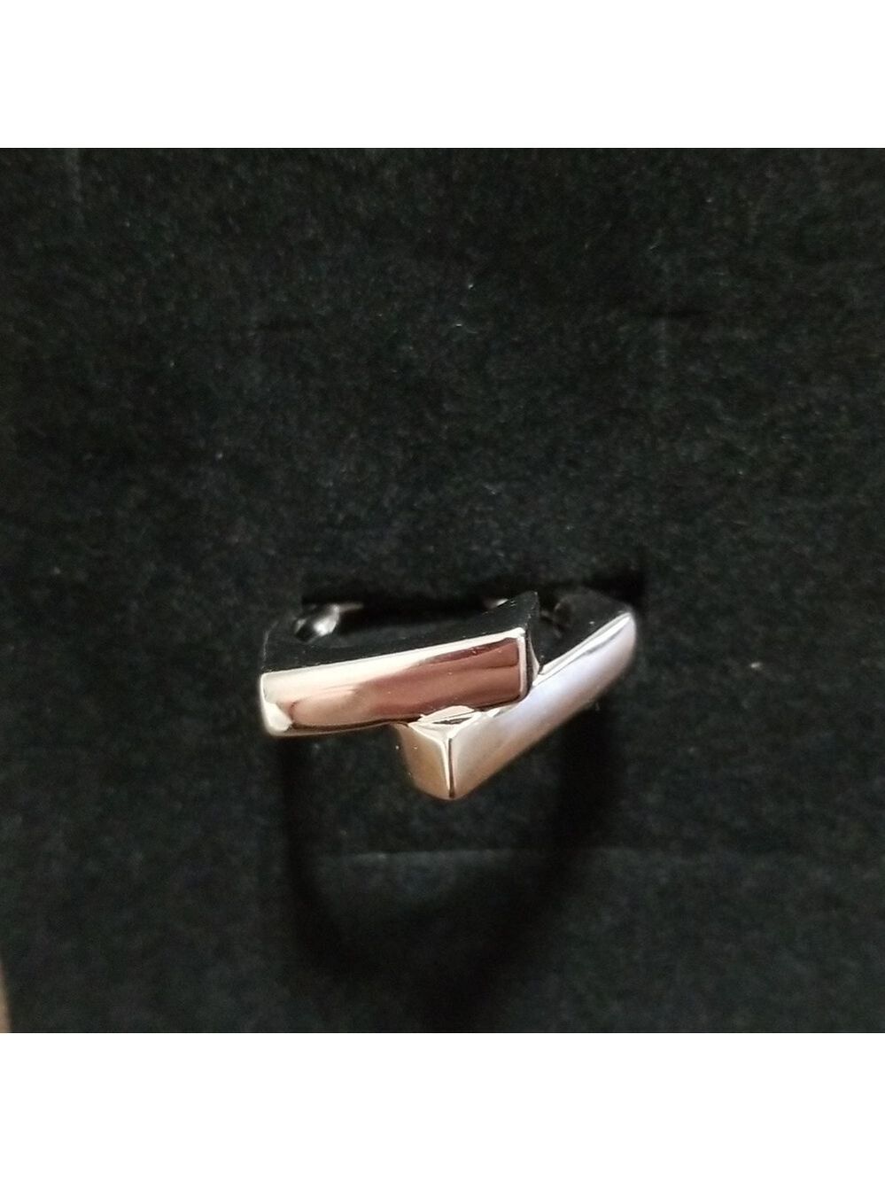 Minimalist sterling silver ring, size 7 ,stamped 925.New in the box